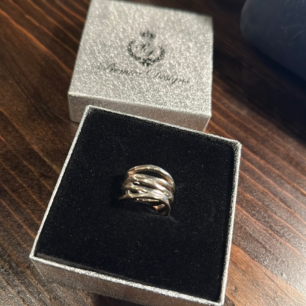 Premier Designs “Down to the Wire” Ring